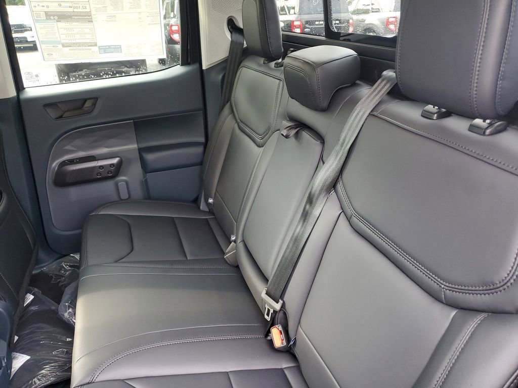 New 2025 Ford Maverick Lariat w/ Black Appearance Package image 27