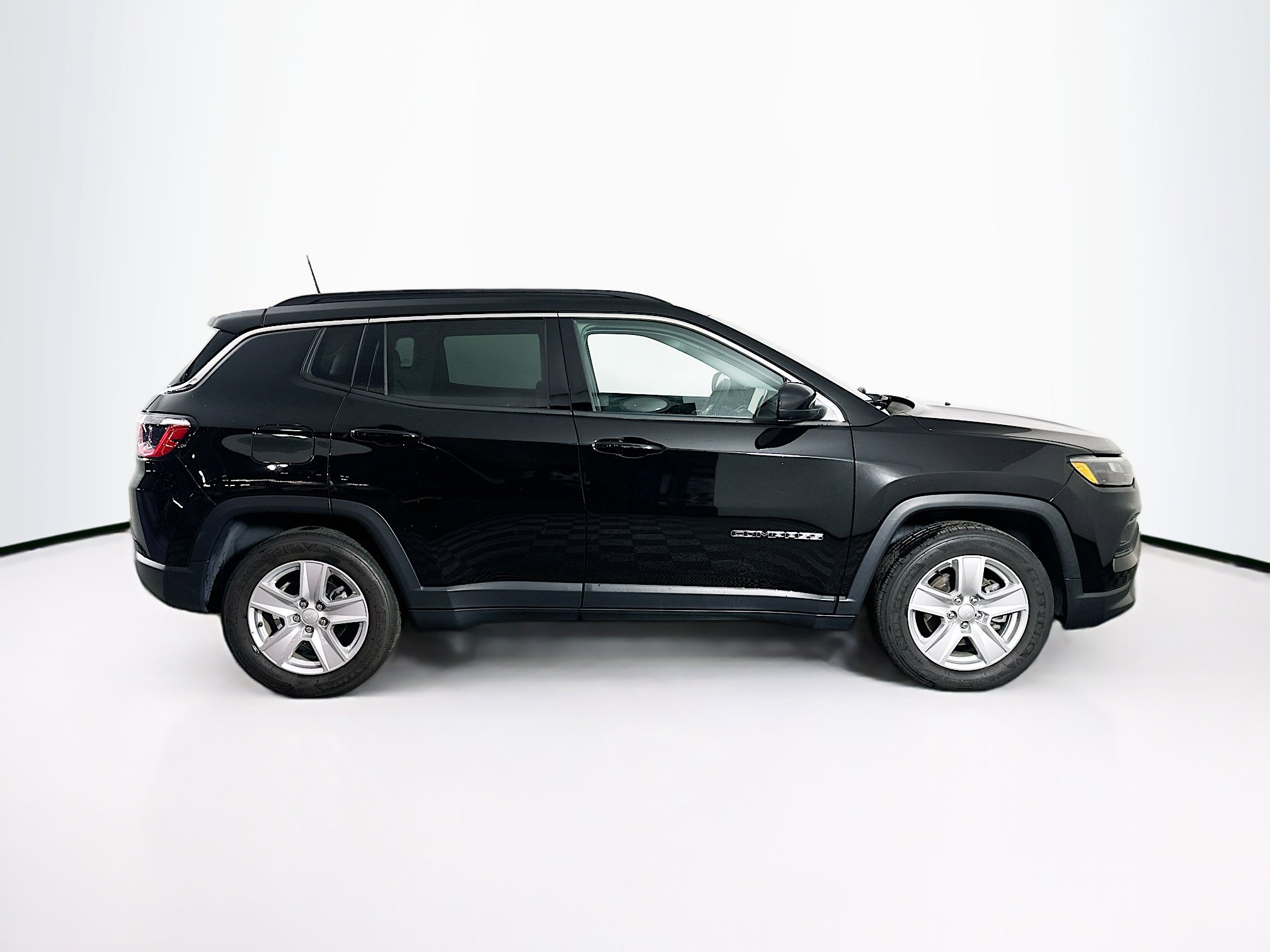 Used 2022 Jeep Compass Latitude FWD image 10