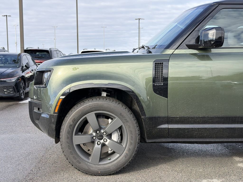 New 2026 Land Rover Defender 110 X-Dynamic SE image 9