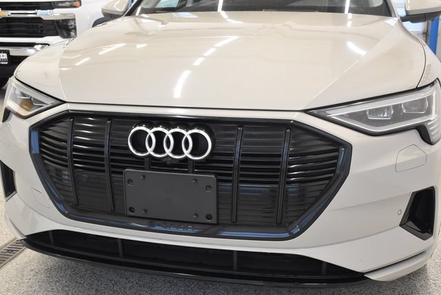 Used 2021 Audi e-tron Premium w/ Convenience Plus Package AWD/4WD image 13
