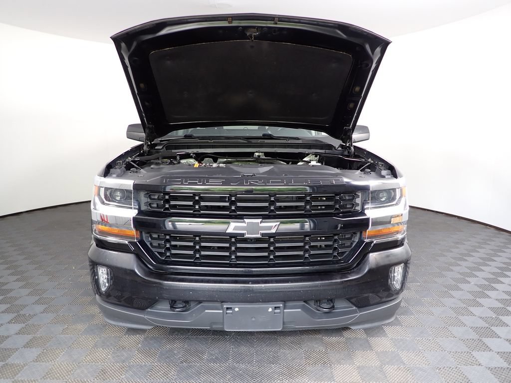 Used 2018 Chevrolet Silverado 1500 LT w/ All Star Edition AWD/4WD image 41