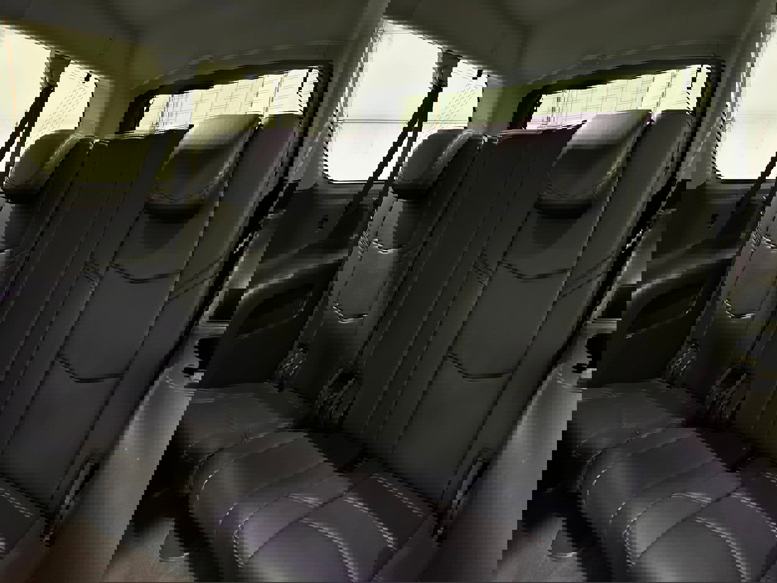 Used 2020 Cadillac Escalade ESV Premium Luxury image 33