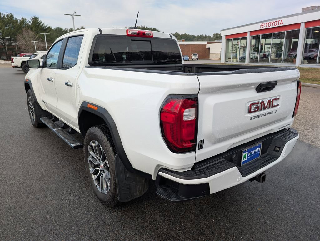 Used 2024 GMC Canyon Denali image 3