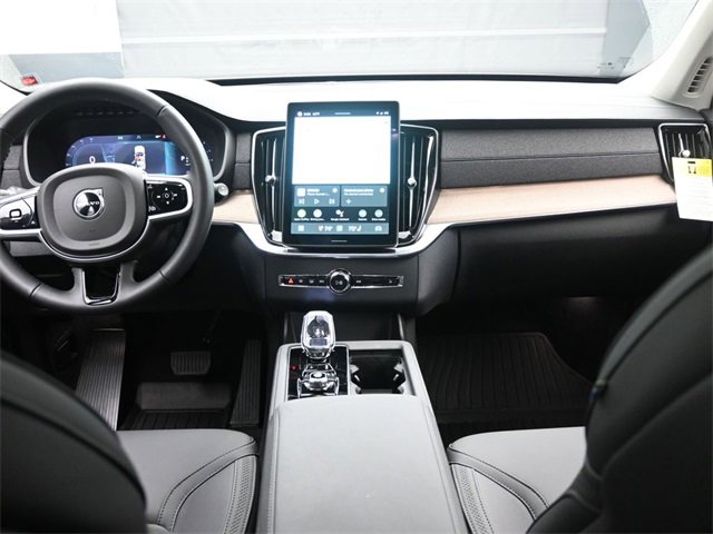Used 2025 Volvo XC90 B6 Core w/ Protection Package image 9
