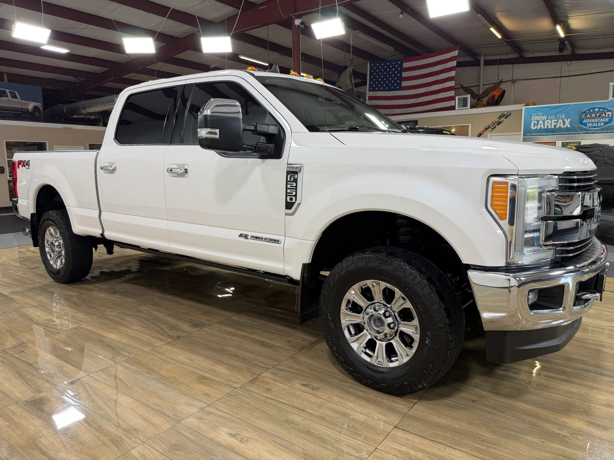 Used 2019 Ford F250 Lariat w/ Lariat Ultimate Package AWD/4WD image 3