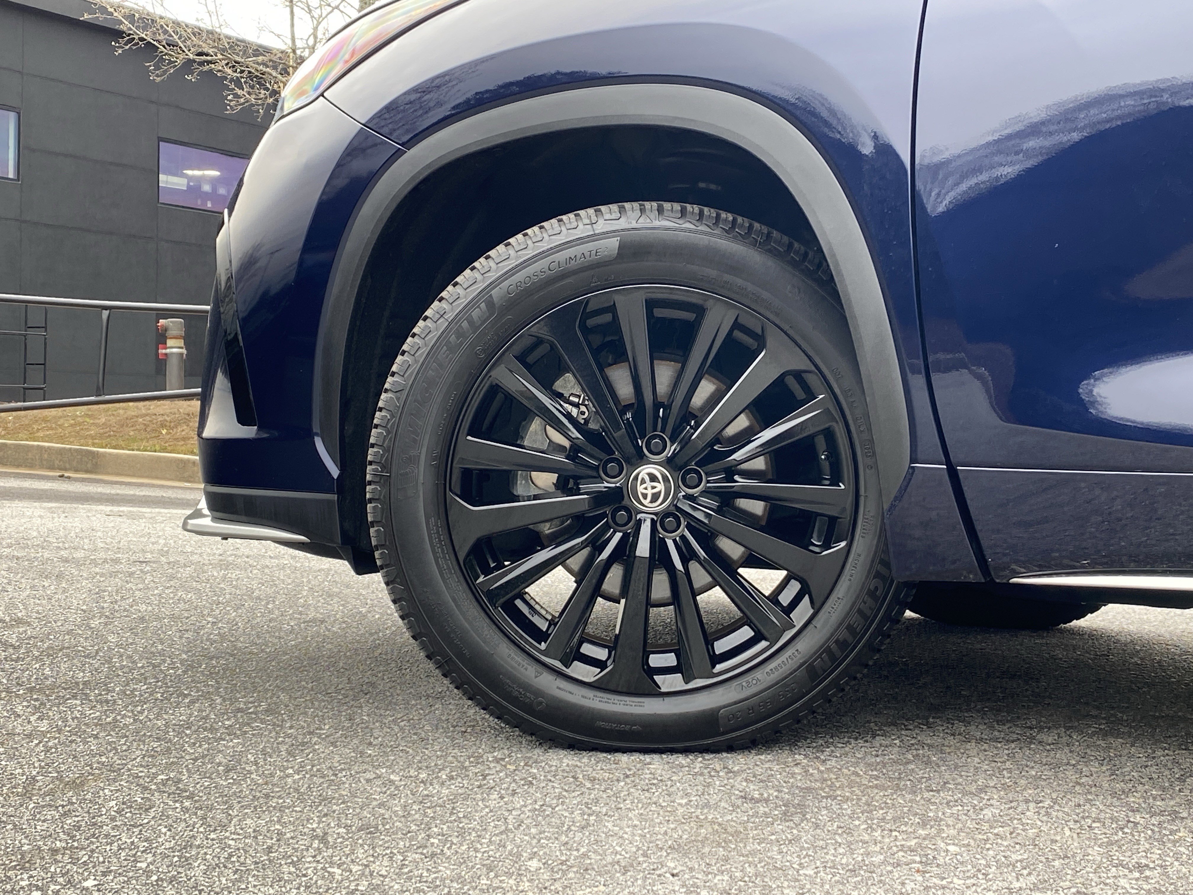 Used 2024 Toyota Highlander XSE image 32