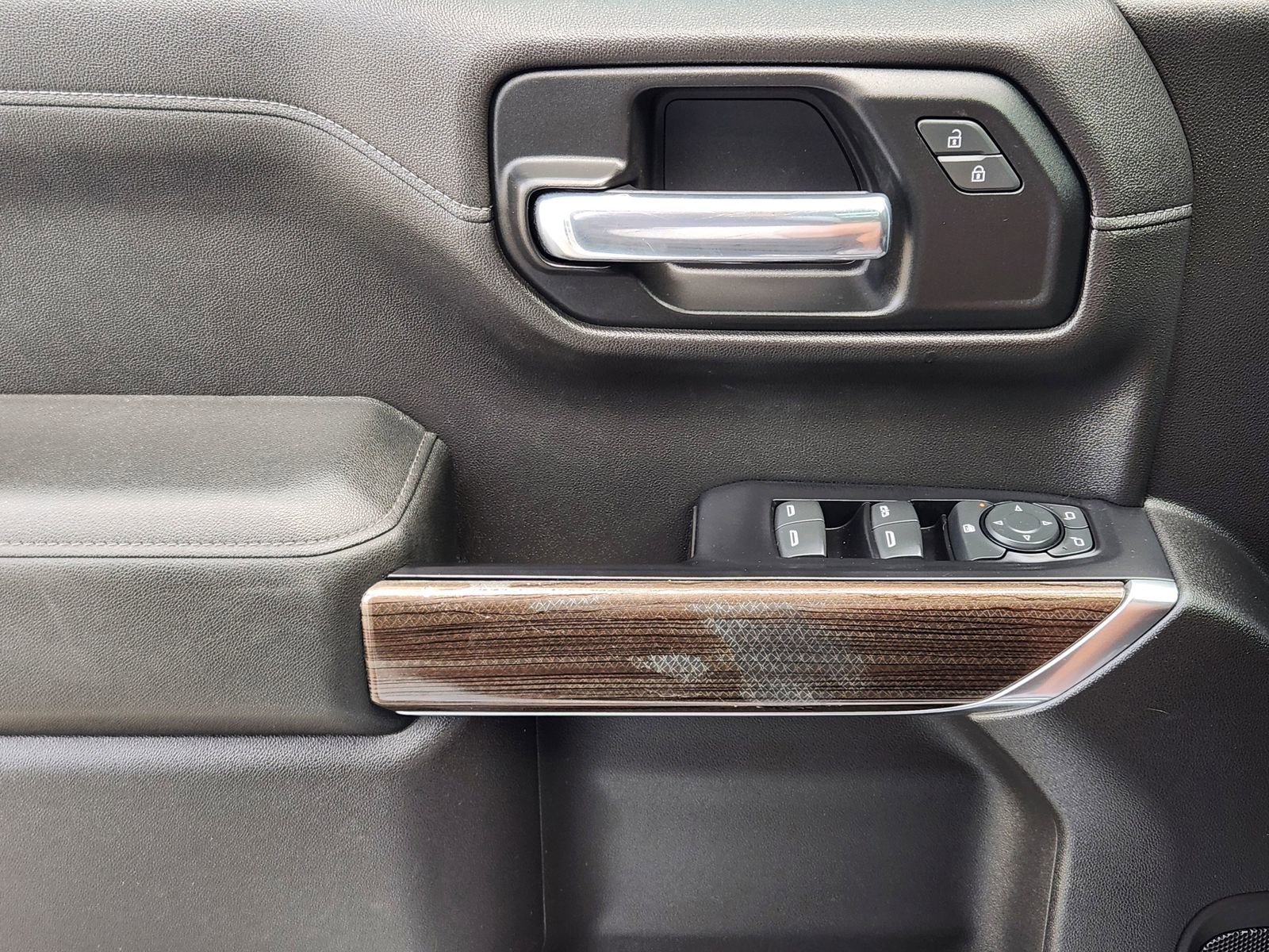 Used 2019 Chevrolet Silverado 1500 LT w/ Texas Edition image 24