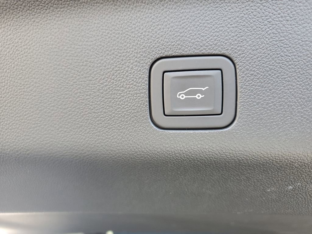 Used 2025 Chevrolet Tahoe High Country image 26