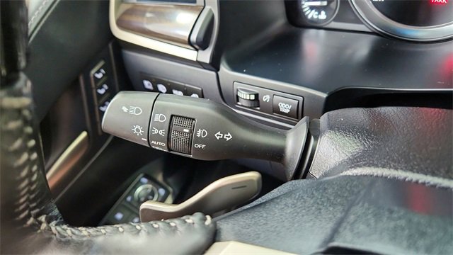 Used 2021 Lexus LX 570 4WD w/ 3rd Row & Luxury Pkg image 44