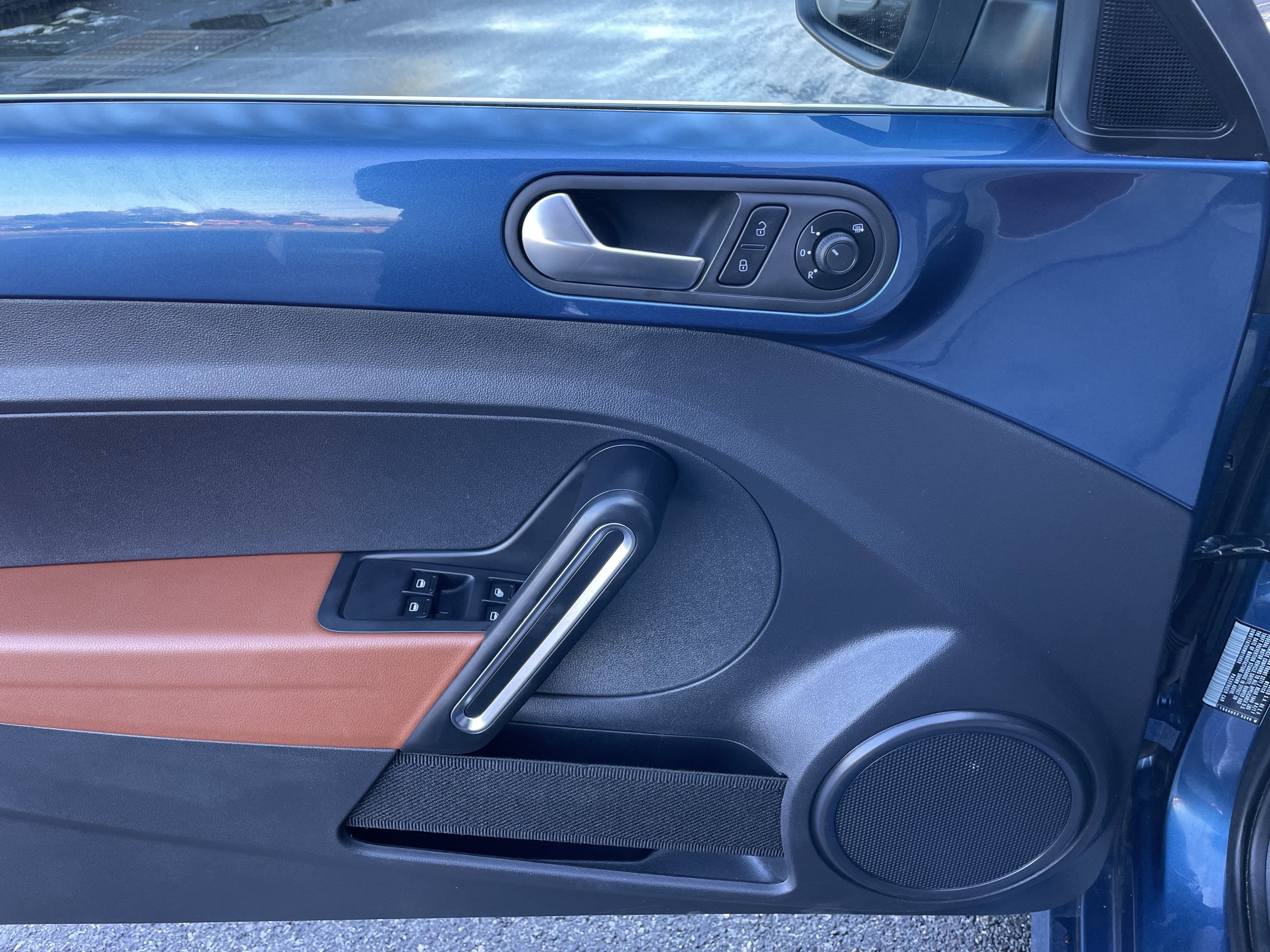 Used 2017 Volkswagen Beetle 1.8T Classic image 12