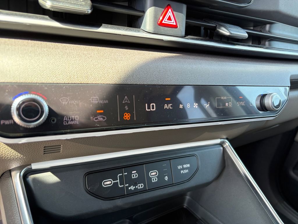 New 2025 Kia Carnival EX image 29