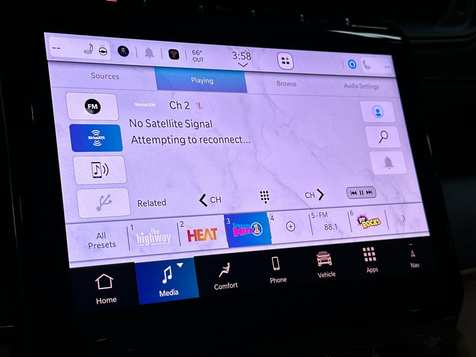 New 2025 Jeep Grand Cherokee Limited w/ Luxury Tech Group II image 17