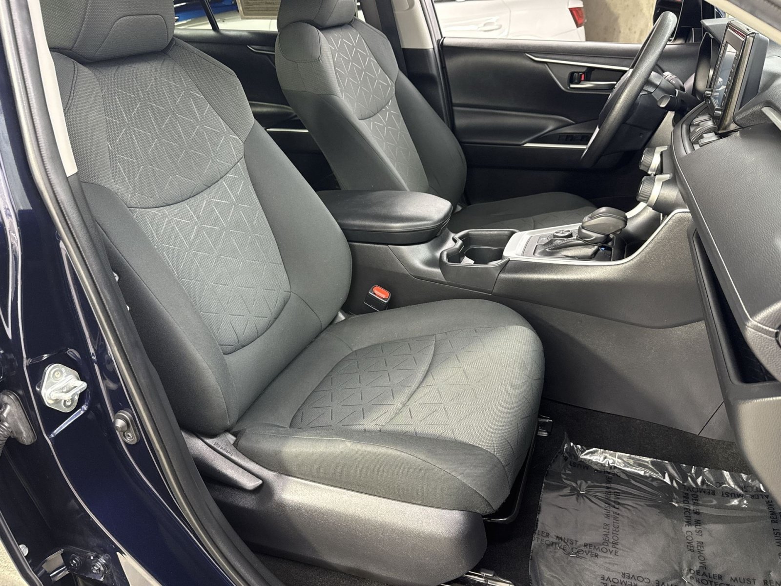 Used 2020 Toyota RAV4 XLE w/ Carpet Mat Package AWD/4WD image 39