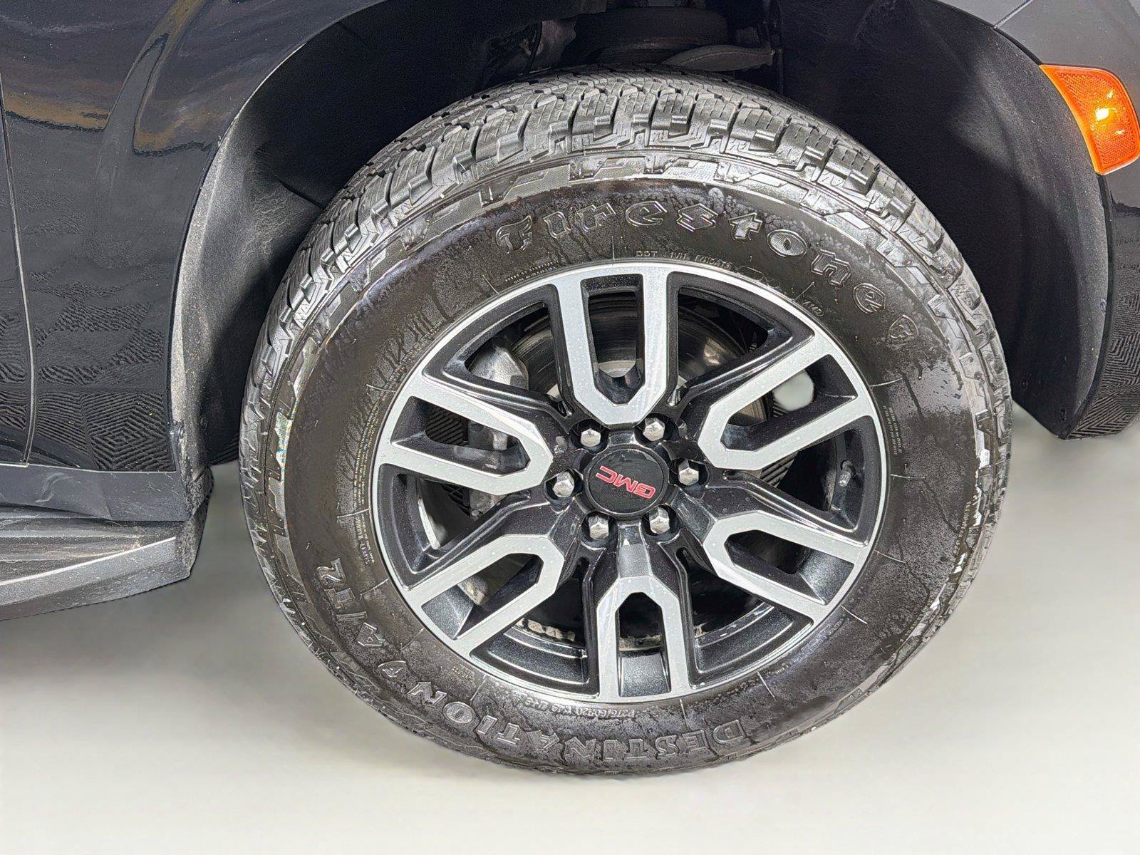 Used 2022 GMC Yukon XL AT4 AWD/4WD image 37