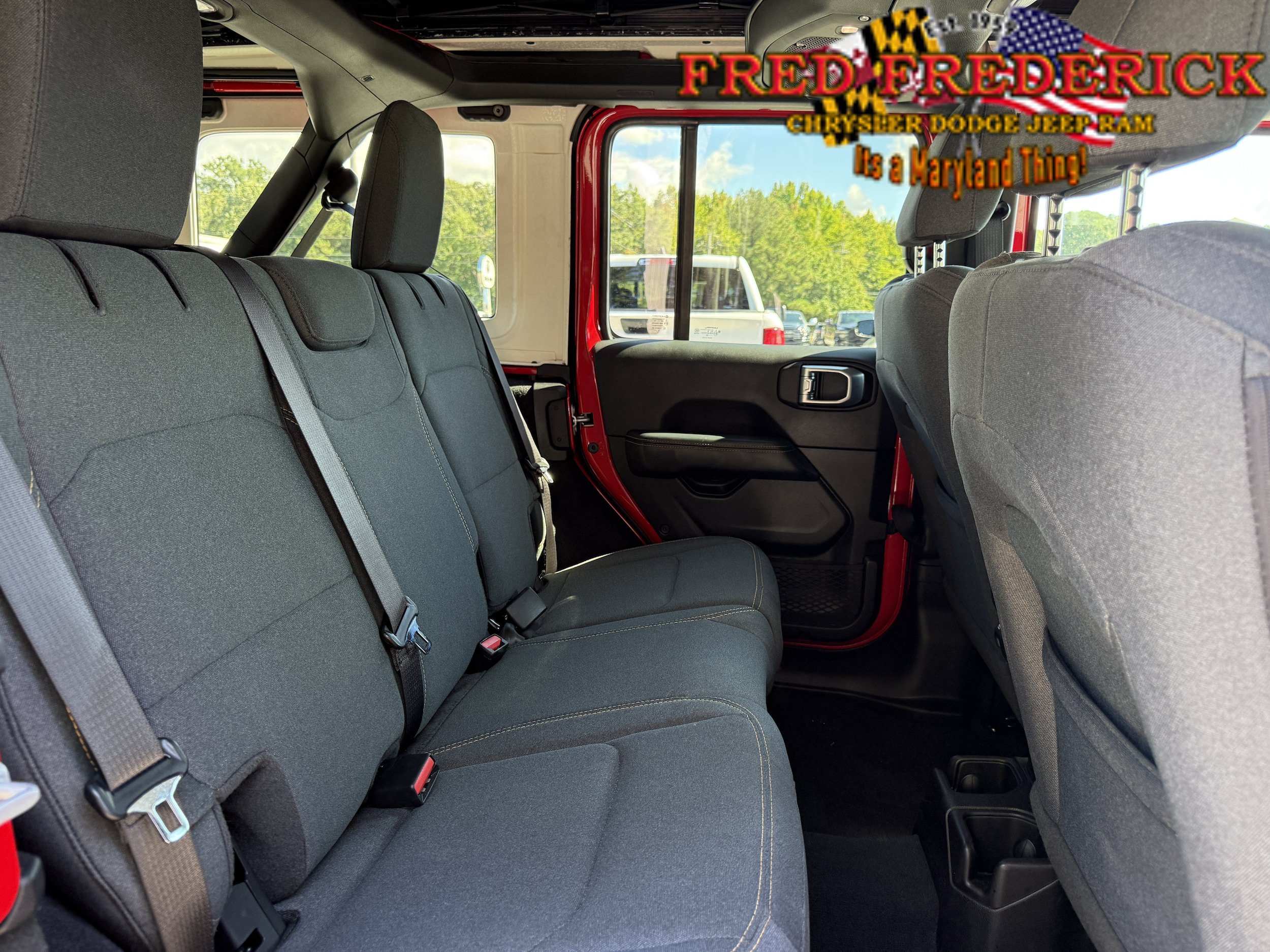 Used 2026 Jeep Wrangler Unlimited Sahara AWD/4WD image 11