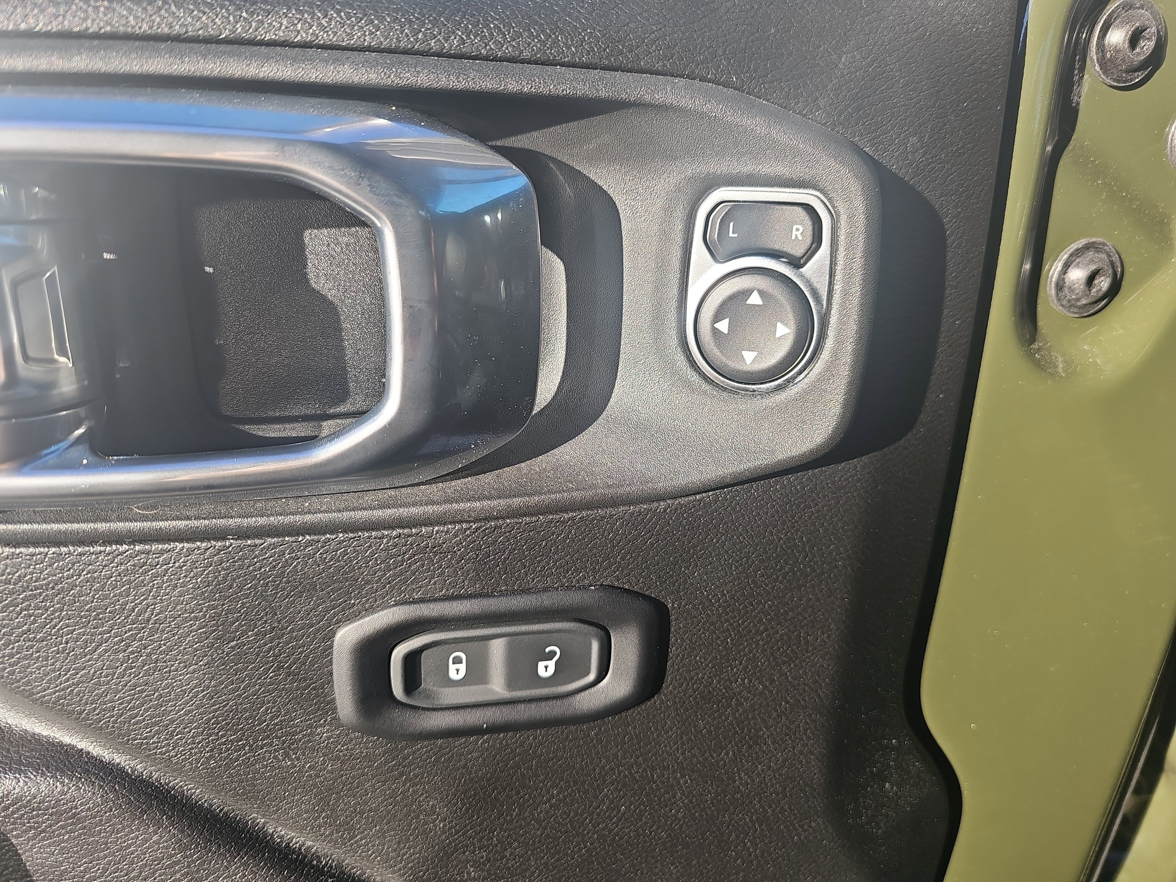 Used 2023 Jeep Wrangler Unlimited Sport image 28