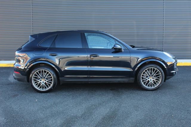 Certified 2023 Porsche Cayenne Platinum Edition w/ Assistance Package image 9