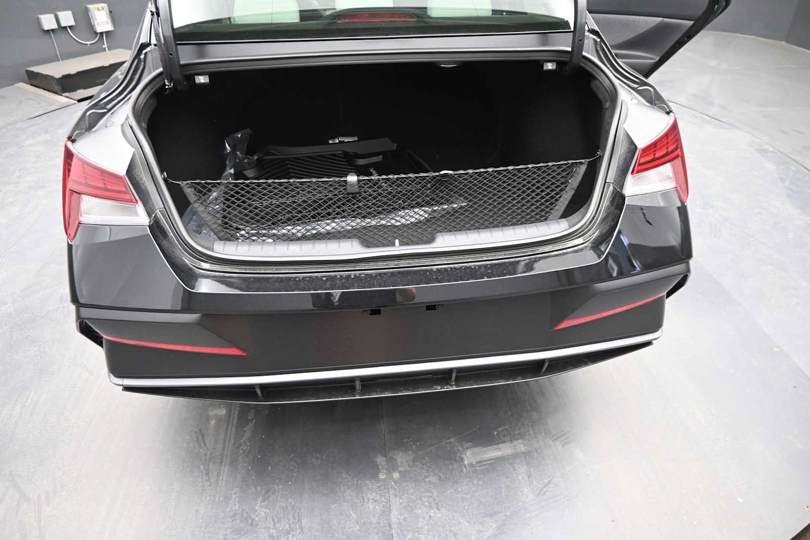 New 2026 Hyundai Elantra Limited FWD image 15