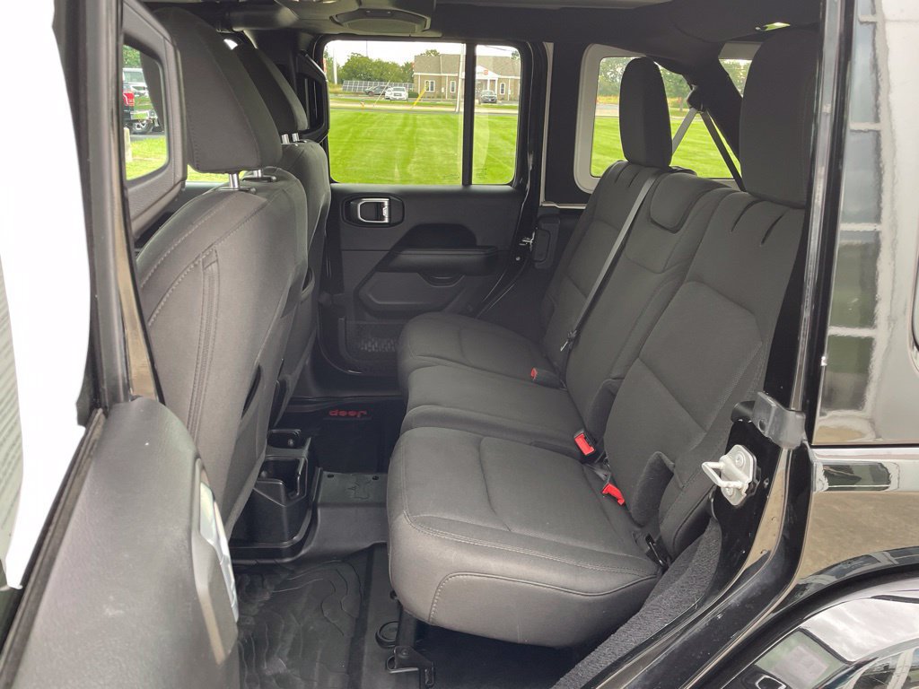 Used 2020 Jeep Wrangler Unlimited Sahara w/ Uconnect 4C Nav & Sound Group AWD/4WD image 10