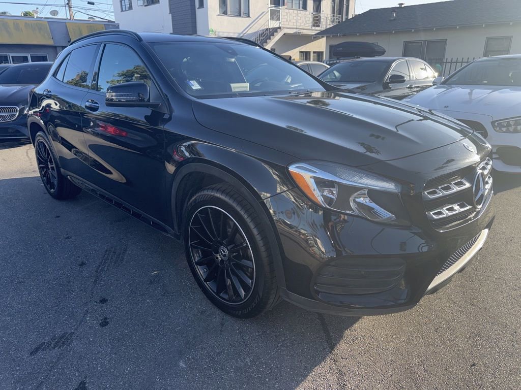 Used 2018 Mercedes-Benz GLA 250 w/ AMG Line Exterior image 3