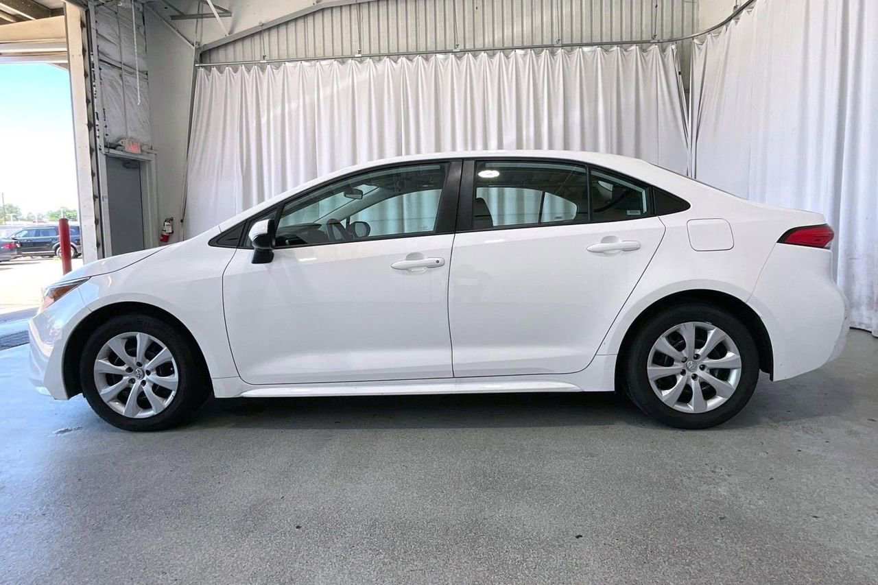 Used 2021 Toyota Corolla LE FWD image 26