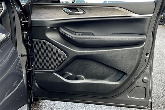 Used 2024 Jeep Grand Cherokee Limited w/ Trailer Tow Package image 25