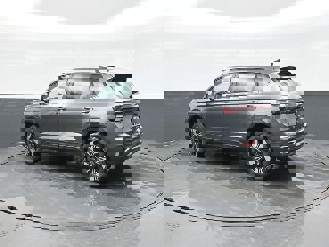 New 2026 Volkswagen Taos SE image 5