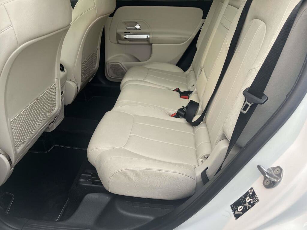 Certified 2023 Mercedes-Benz GLB 250 4MATIC w/ Premium Package image 18