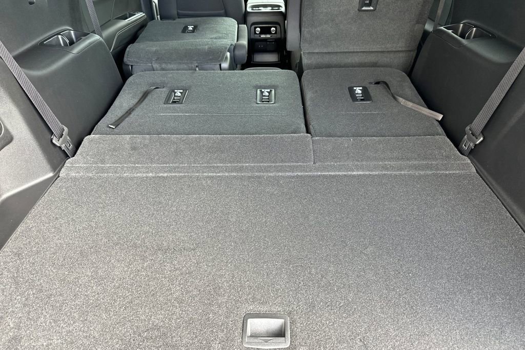 Used 2025 GMC Acadia Elevation image 14