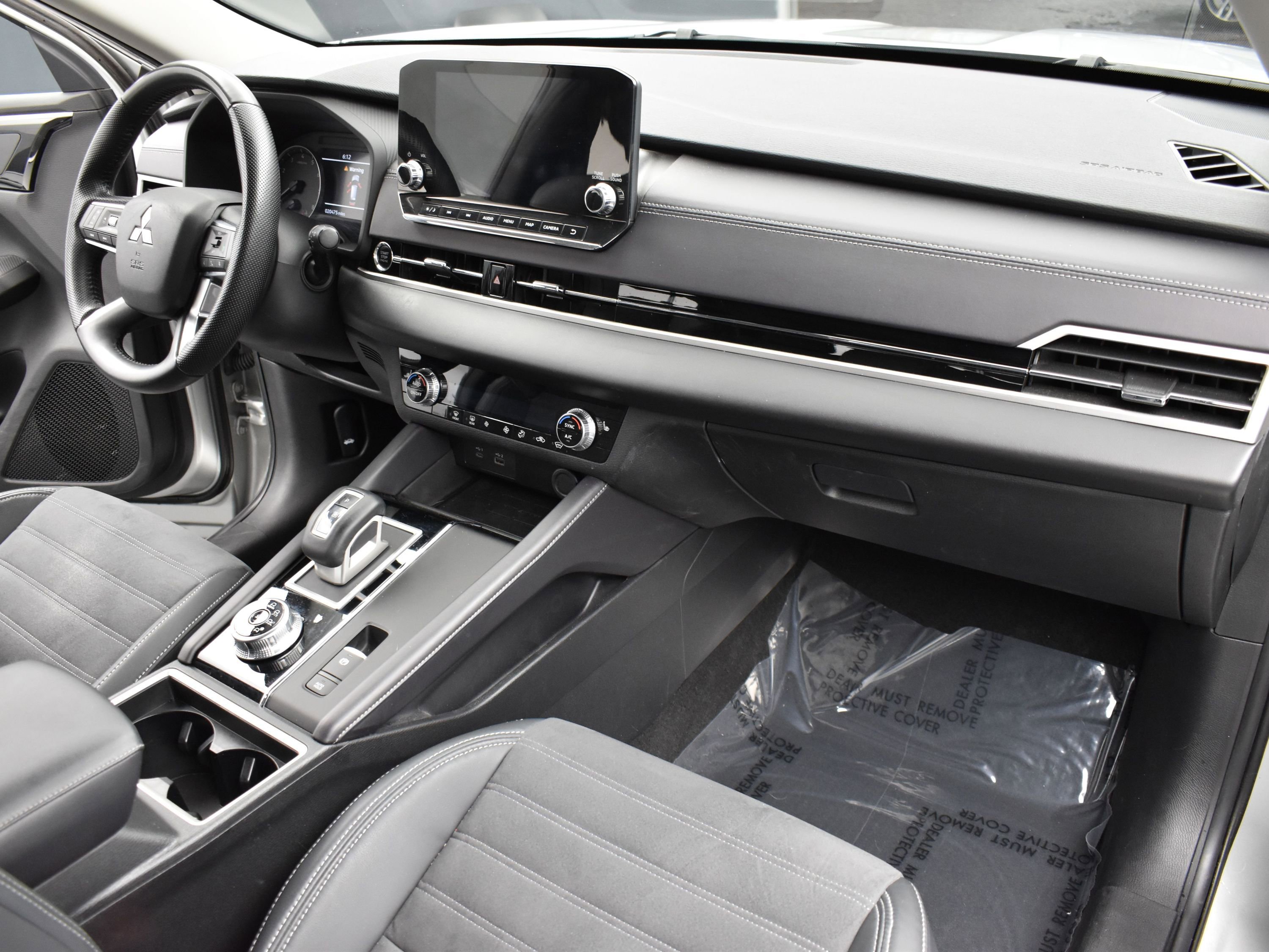 Used 2023 Mitsubishi Outlander SE image 7