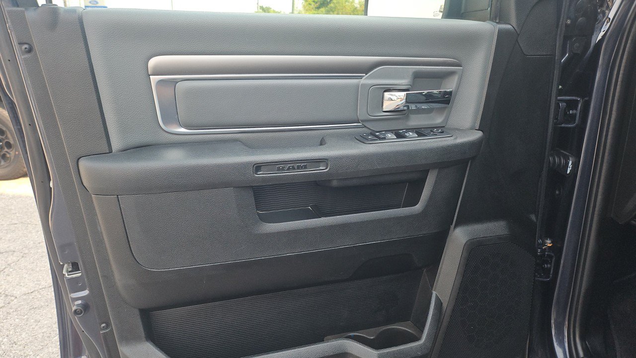 Used 2021 RAM 1500 Classic SLT AWD/4WD image 11
