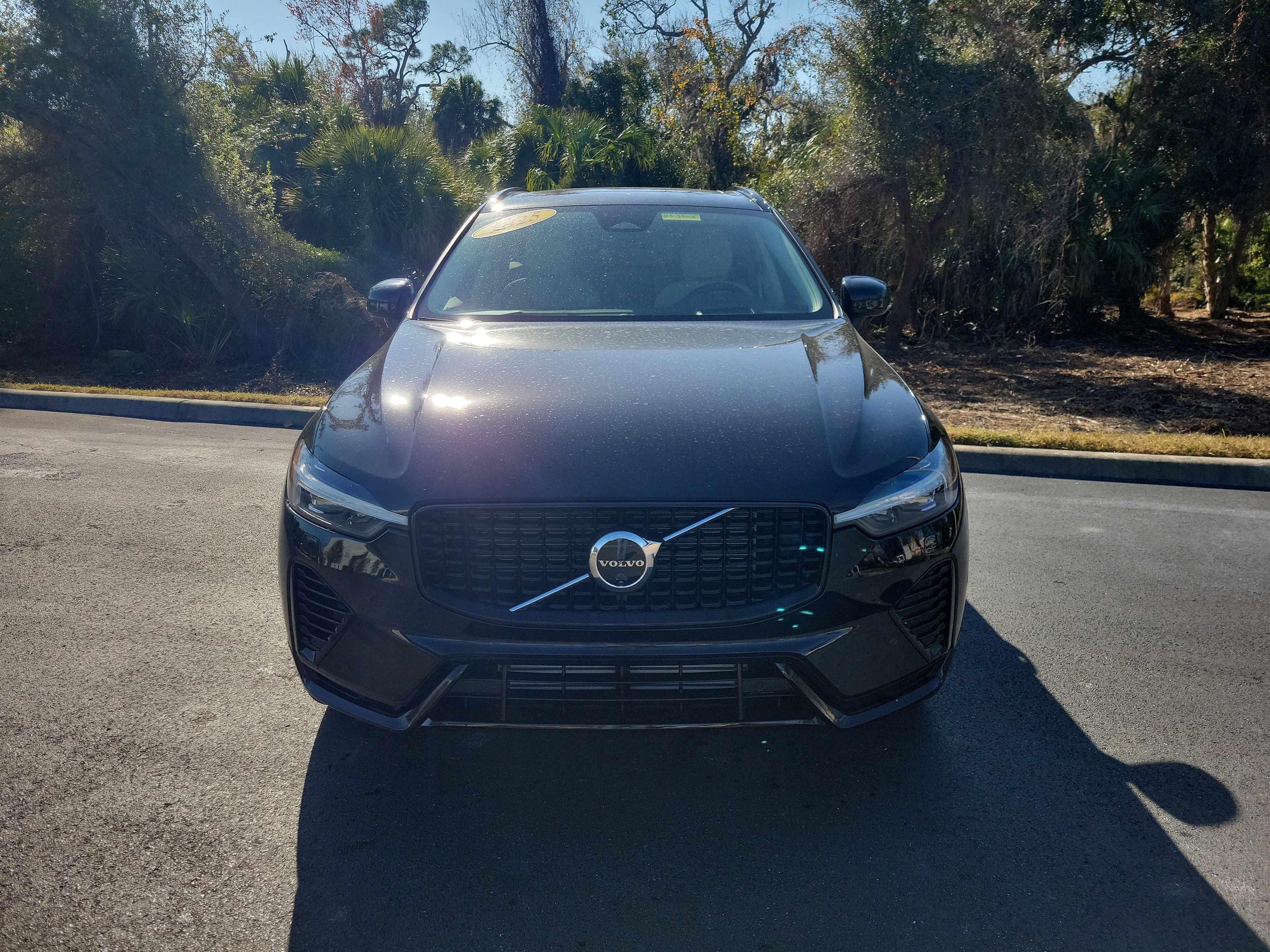 Used 2025 Volvo XC60 T8 Ultra w/ Climate Package image 3