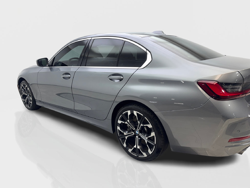Used 2025 BMW 330i Sedan w/ Premium Package RWD image 16