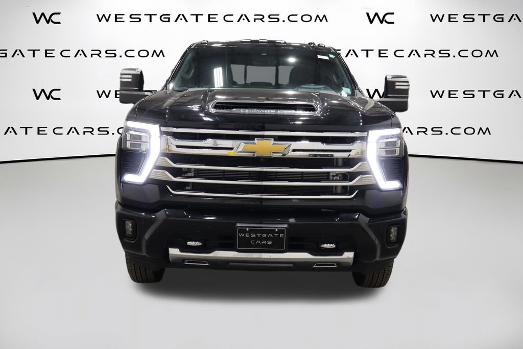 Used 2024 Chevrolet Silverado 3500 High Country w/ High Country Premium Package AWD/4WD image 2