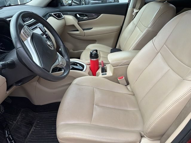 Used 2016 Nissan Rogue SL w/ SL Premium Package FWD image 5