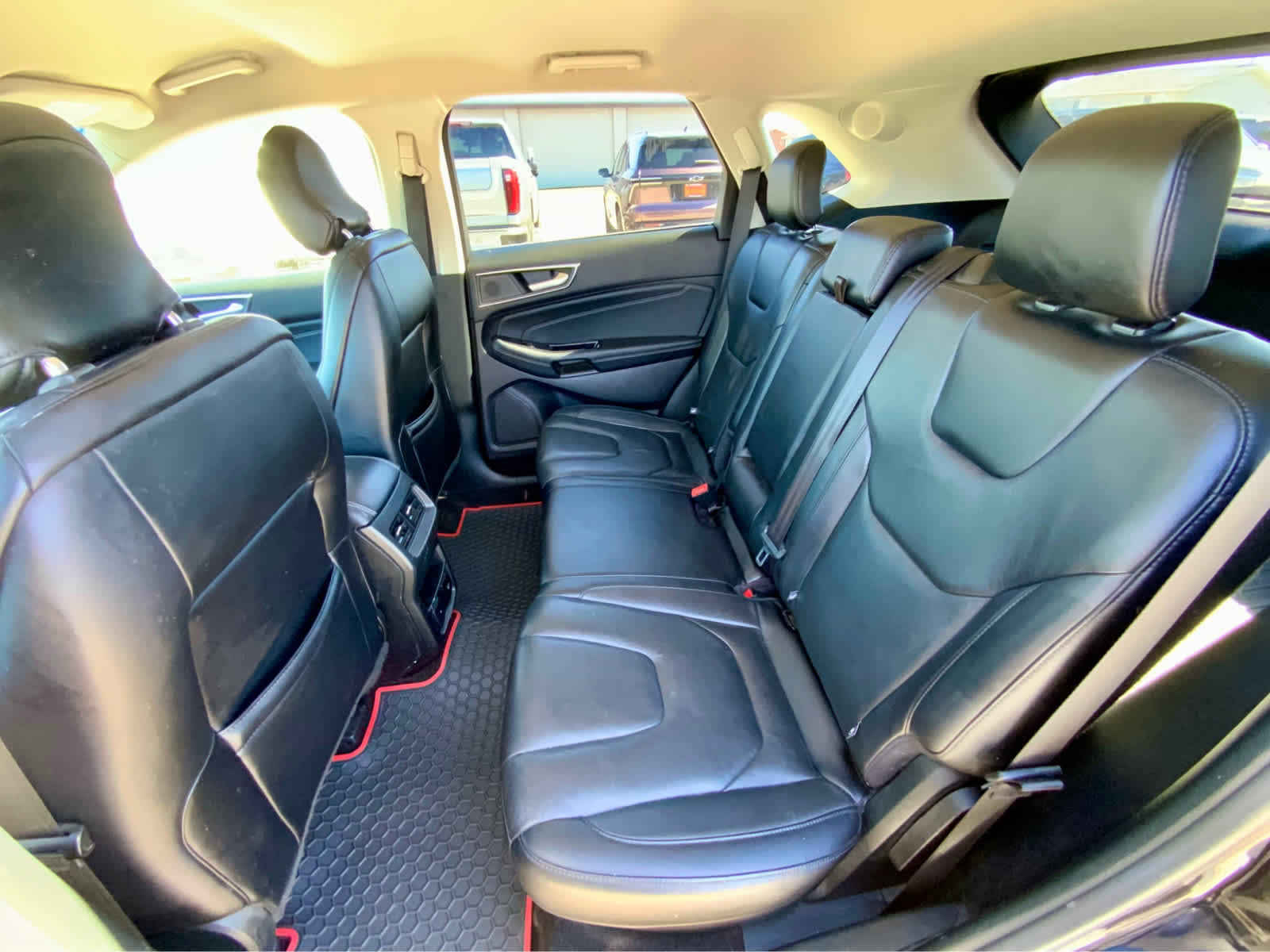 Used 2019 Ford Edge Titanium FWD image 20