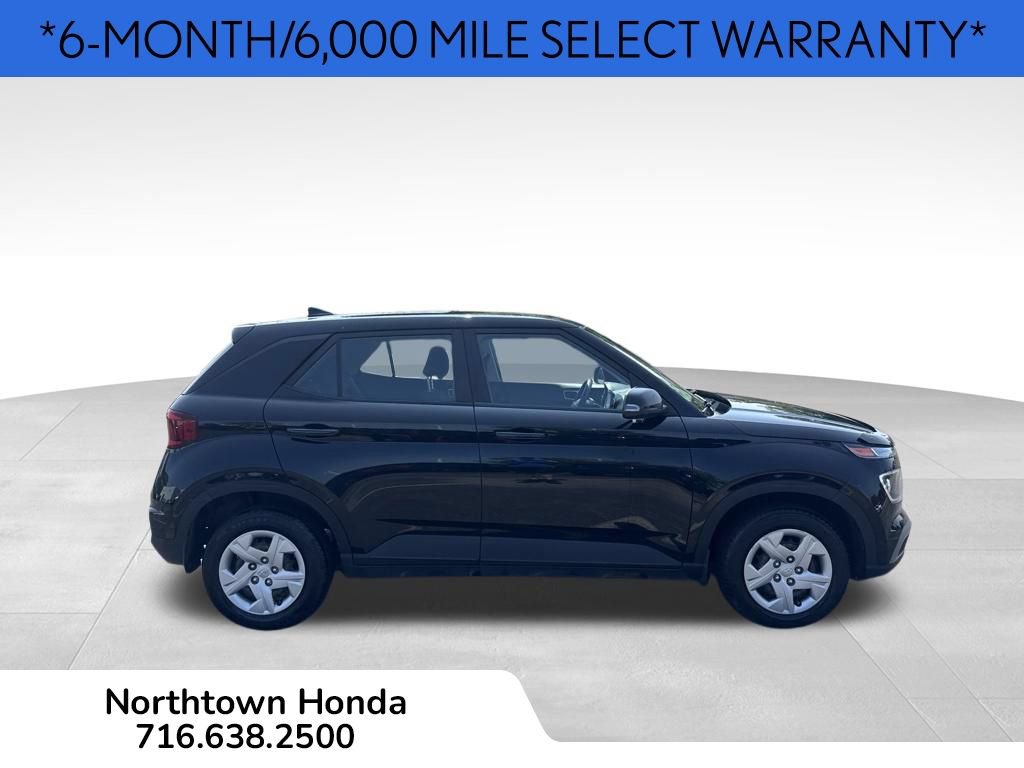 Used 2021 Hyundai Venue SE FWD image 3