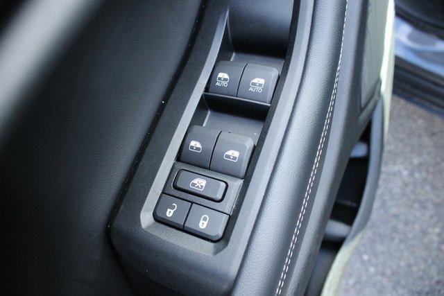 Used 2024 Jeep Grand Cherokee Laredo image 11