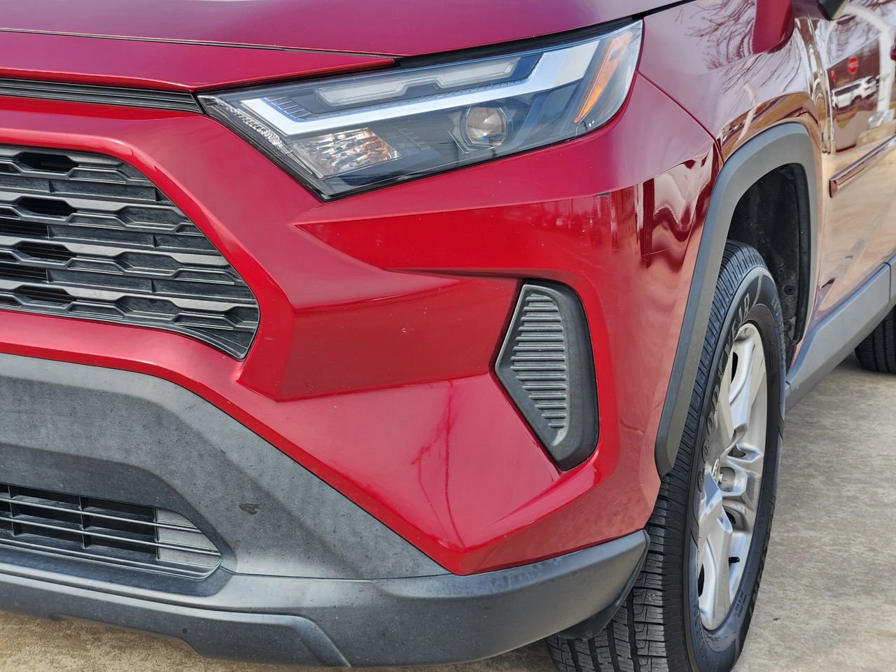 Used 2022 Toyota RAV4 XLE w/ Convenience Package image 9