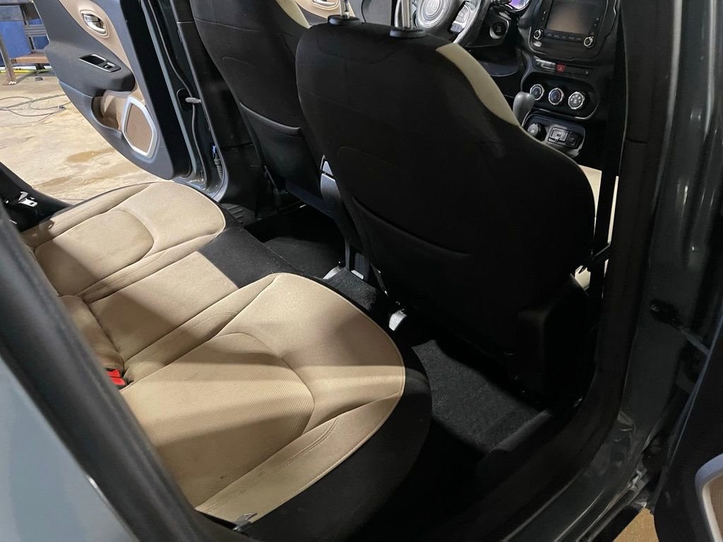 Used 2016 Jeep Renegade Latitude image 20