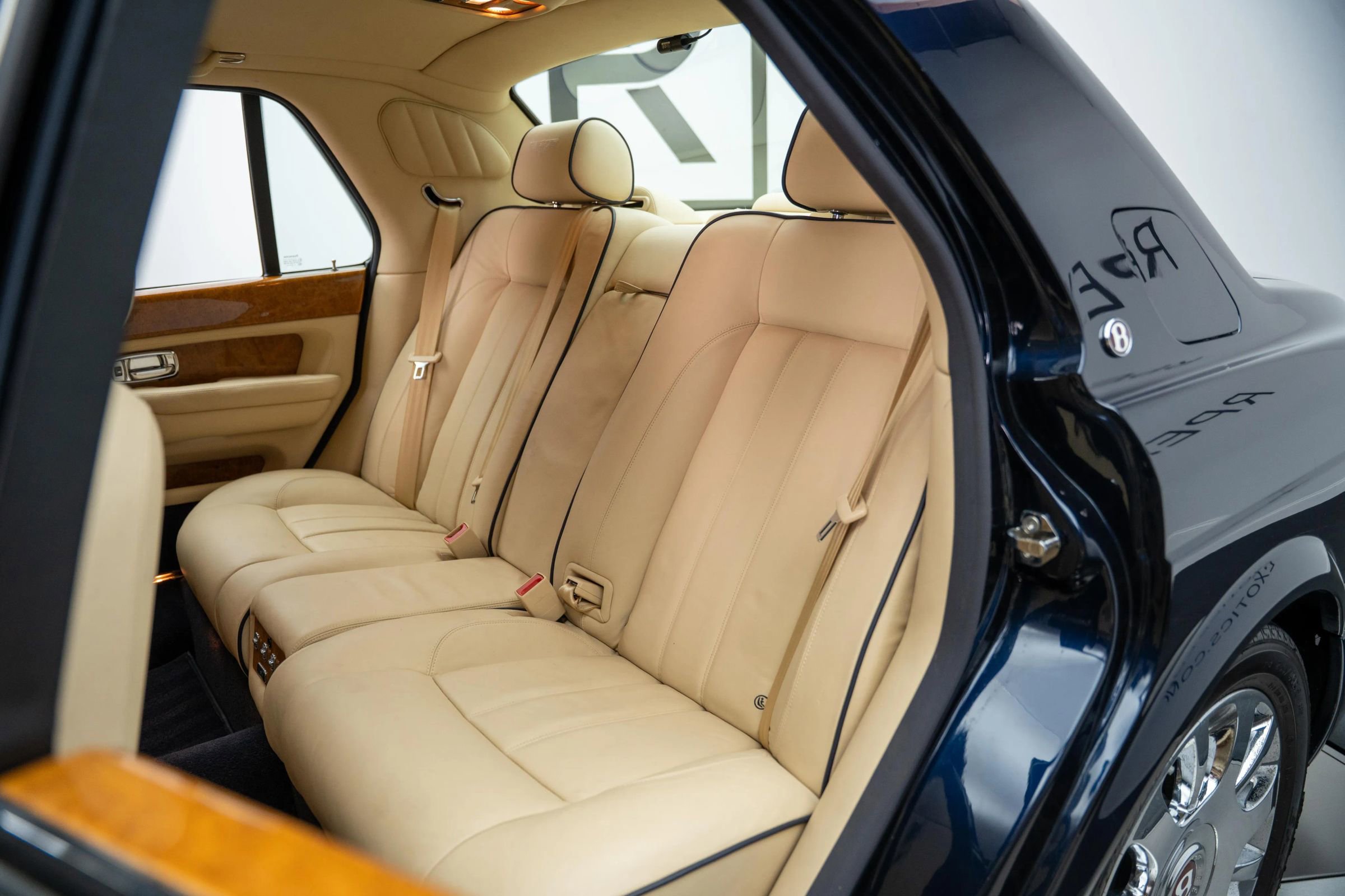 Used 2009 Bentley Arnage R image 25