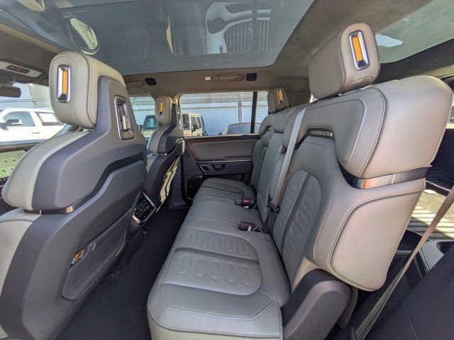 Used 2024 Rivian R1S Adventure image 11