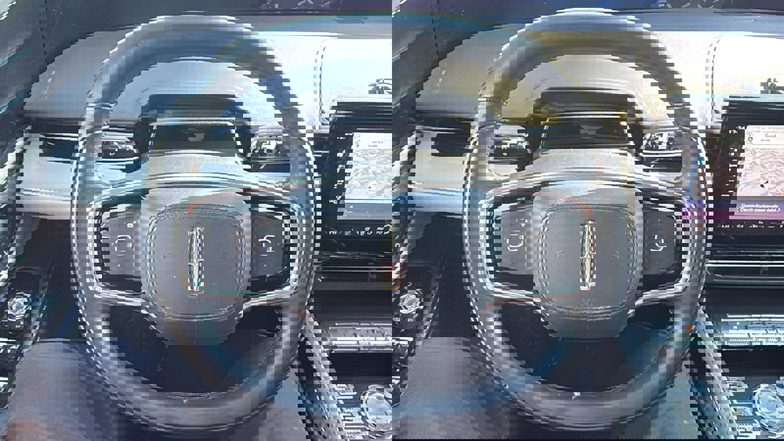 Used 2024 Lincoln Nautilus Reserve w/ Equipment Group 202A image 12