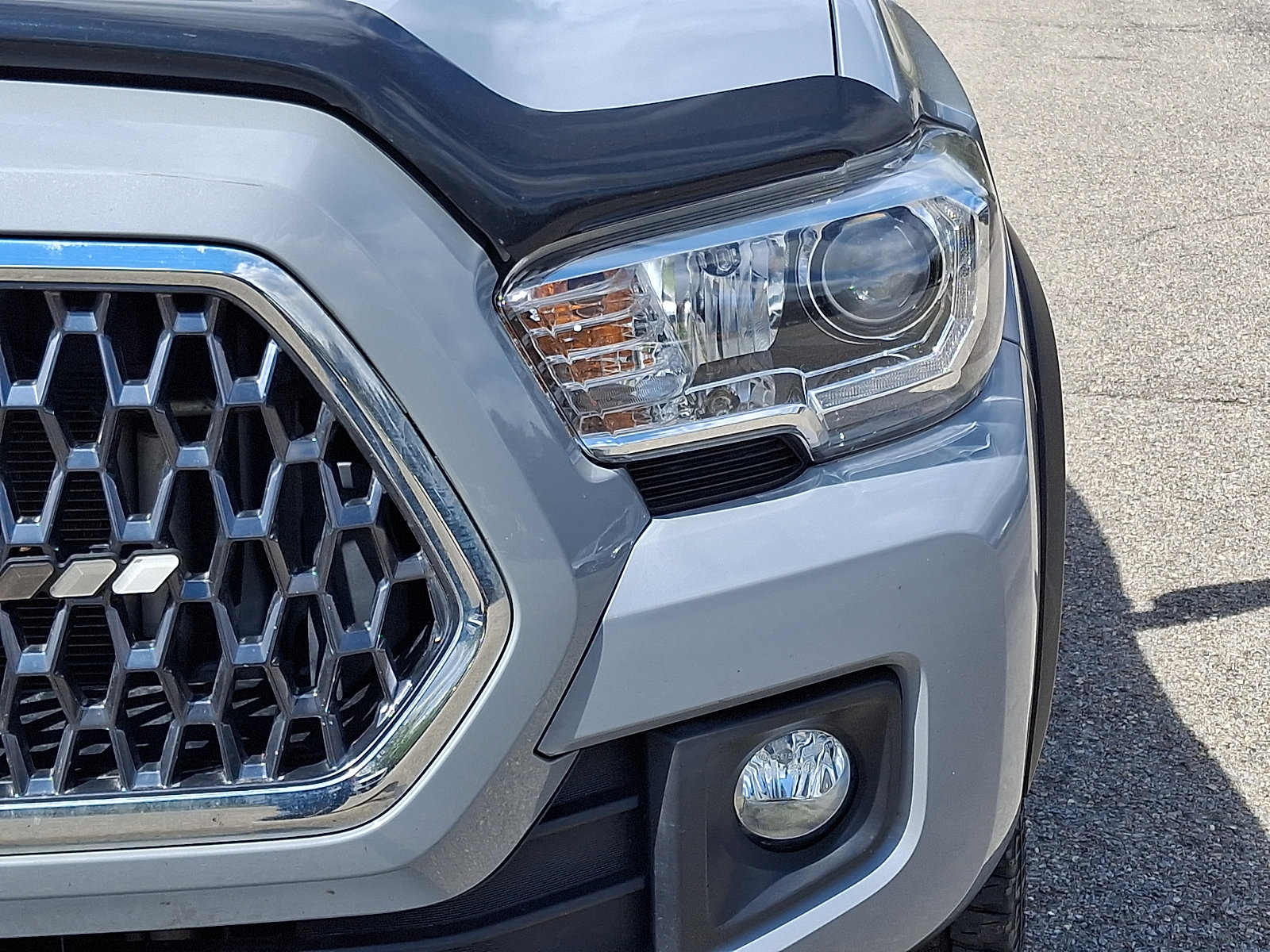Used 2019 Toyota Tacoma TRD Off-Road w/ TRD Premium Off Road Package image 9
