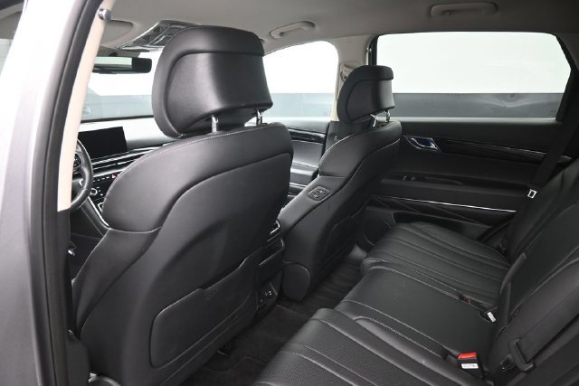 Used 2025 Genesis GV80 2.5T Standard AWD/4WD image 23