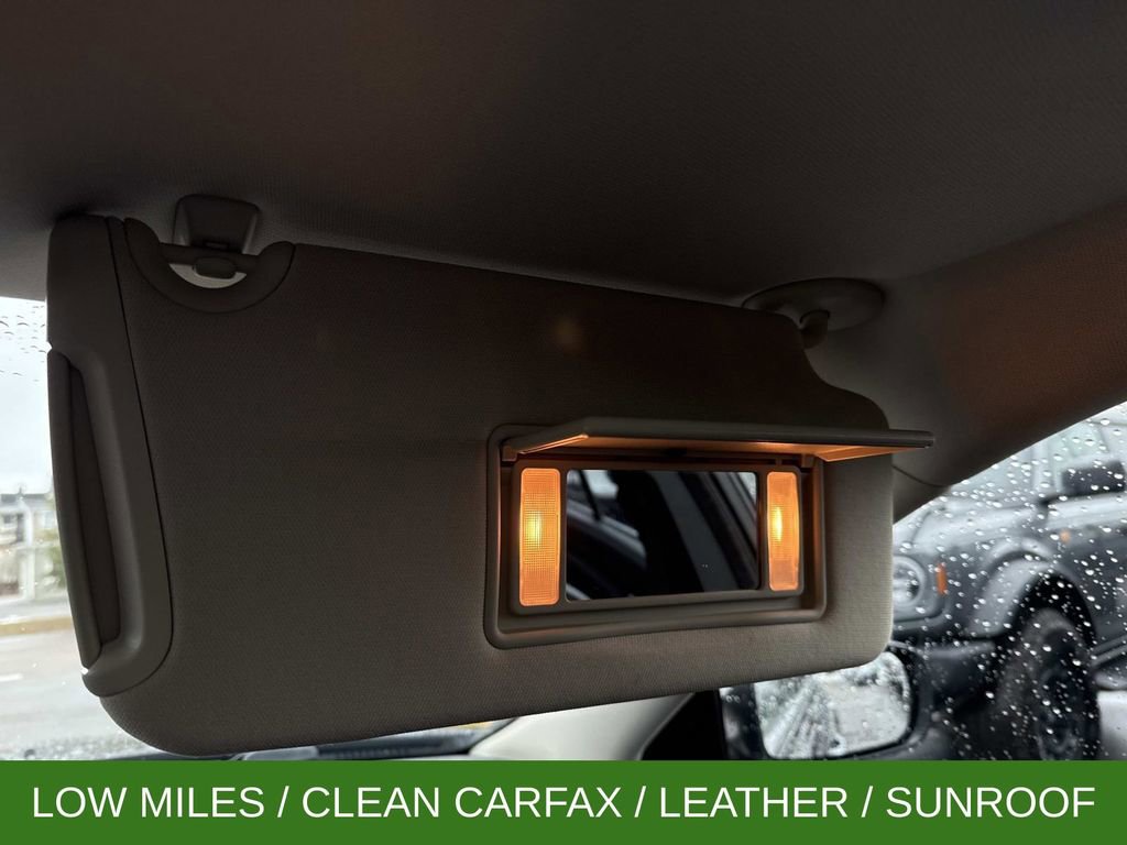 Used 2016 Chrysler 300 C image 28