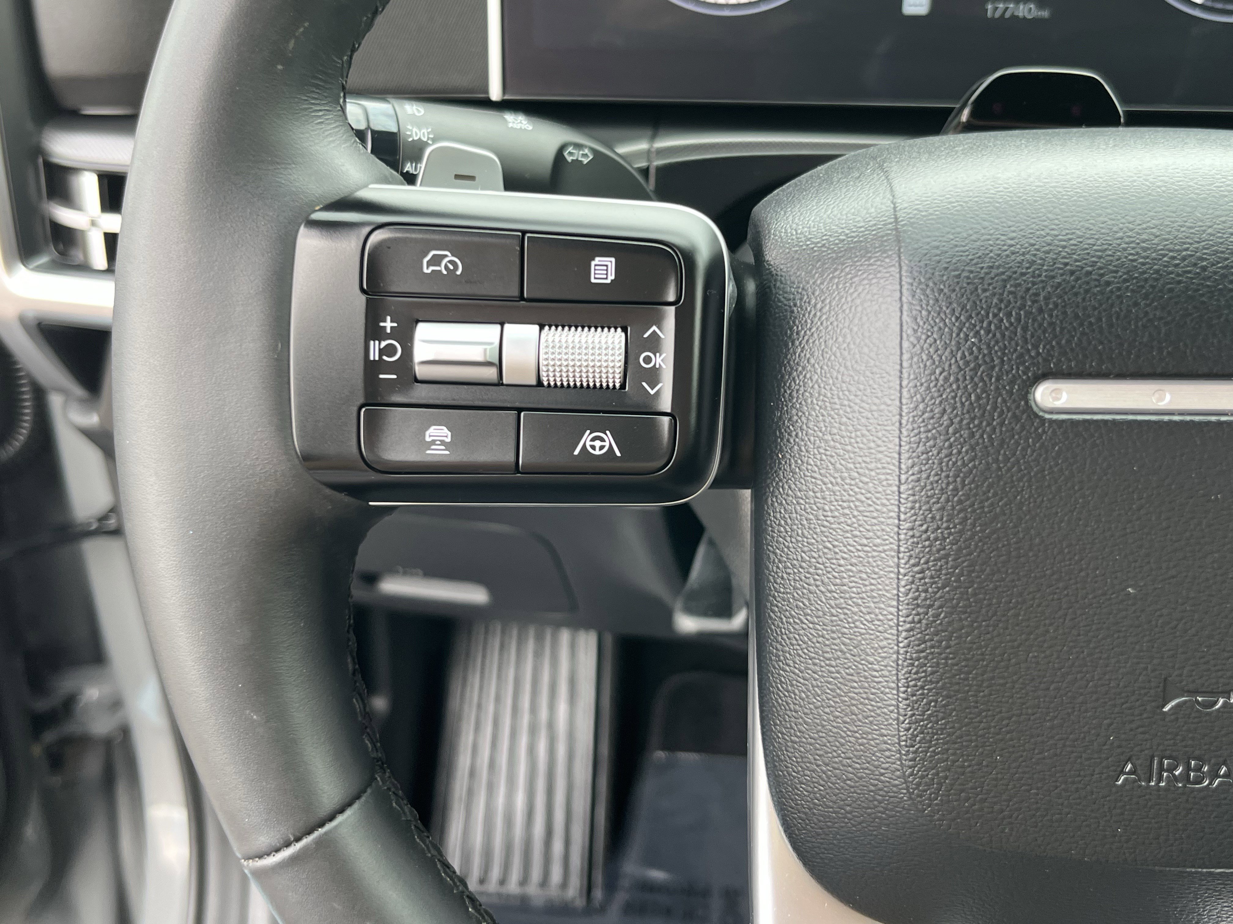 Certified 2024 Hyundai Santa Fe SEL image 19