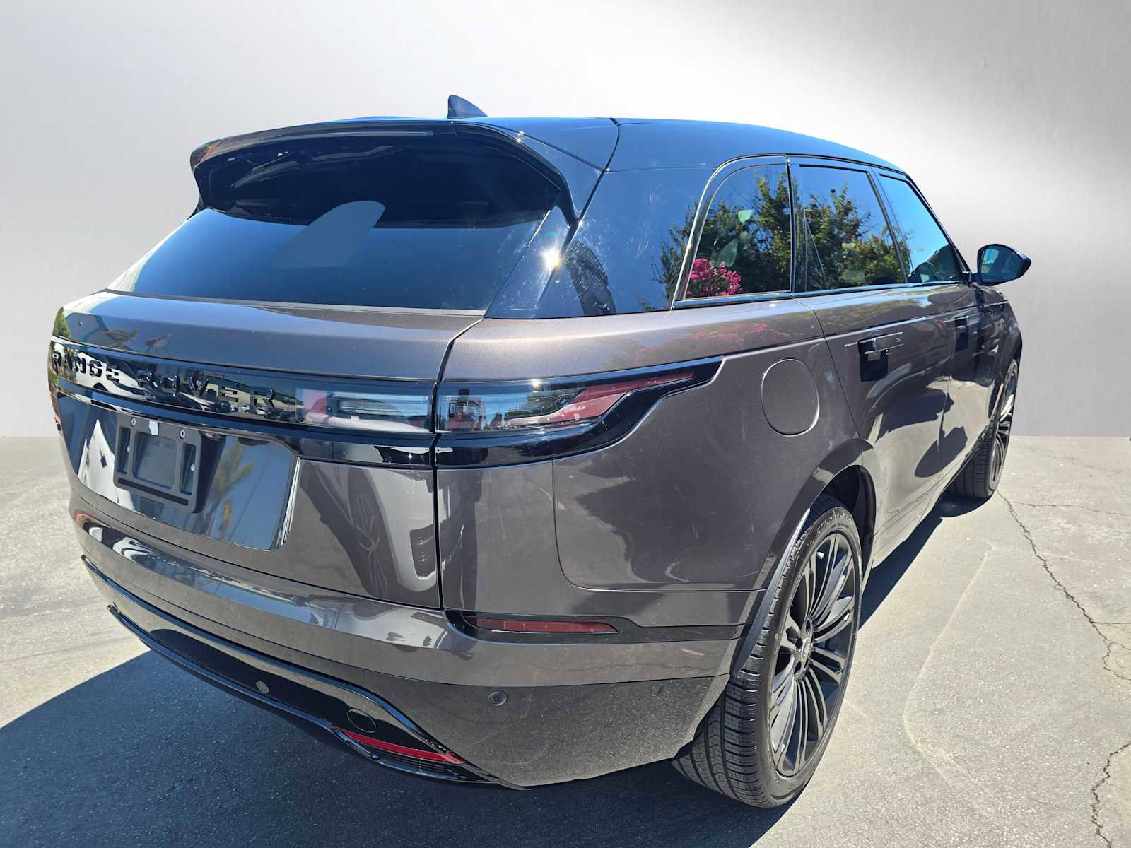 New 2026 Land Rover Range Rover Velar Autobiography image 7