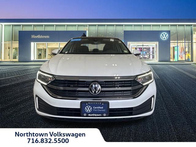 Certified 2023 Volkswagen Jetta SEL image 3