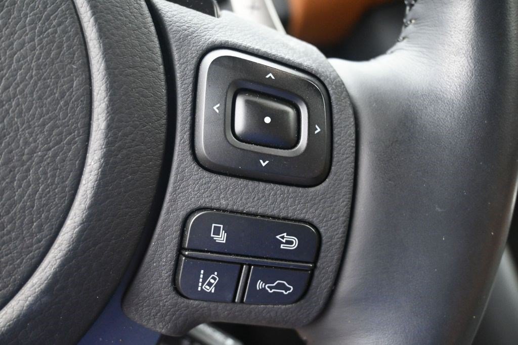 Used 2025 Lexus IS 350 F Sport RWD image 21